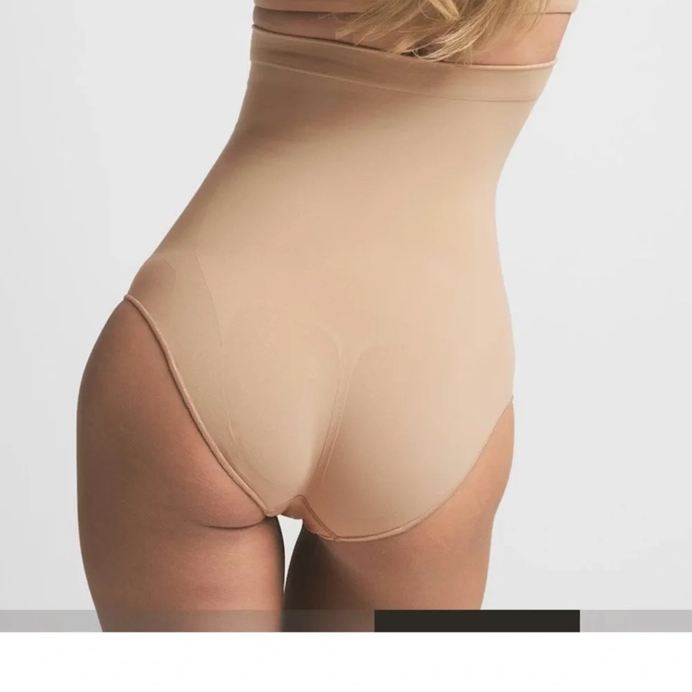 SKIMS HIGH-WAISTED BRIEF - Picture 2 of 5